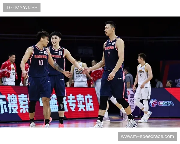 加拿大球员比尤克布姆第80次出场，追平历史纪录